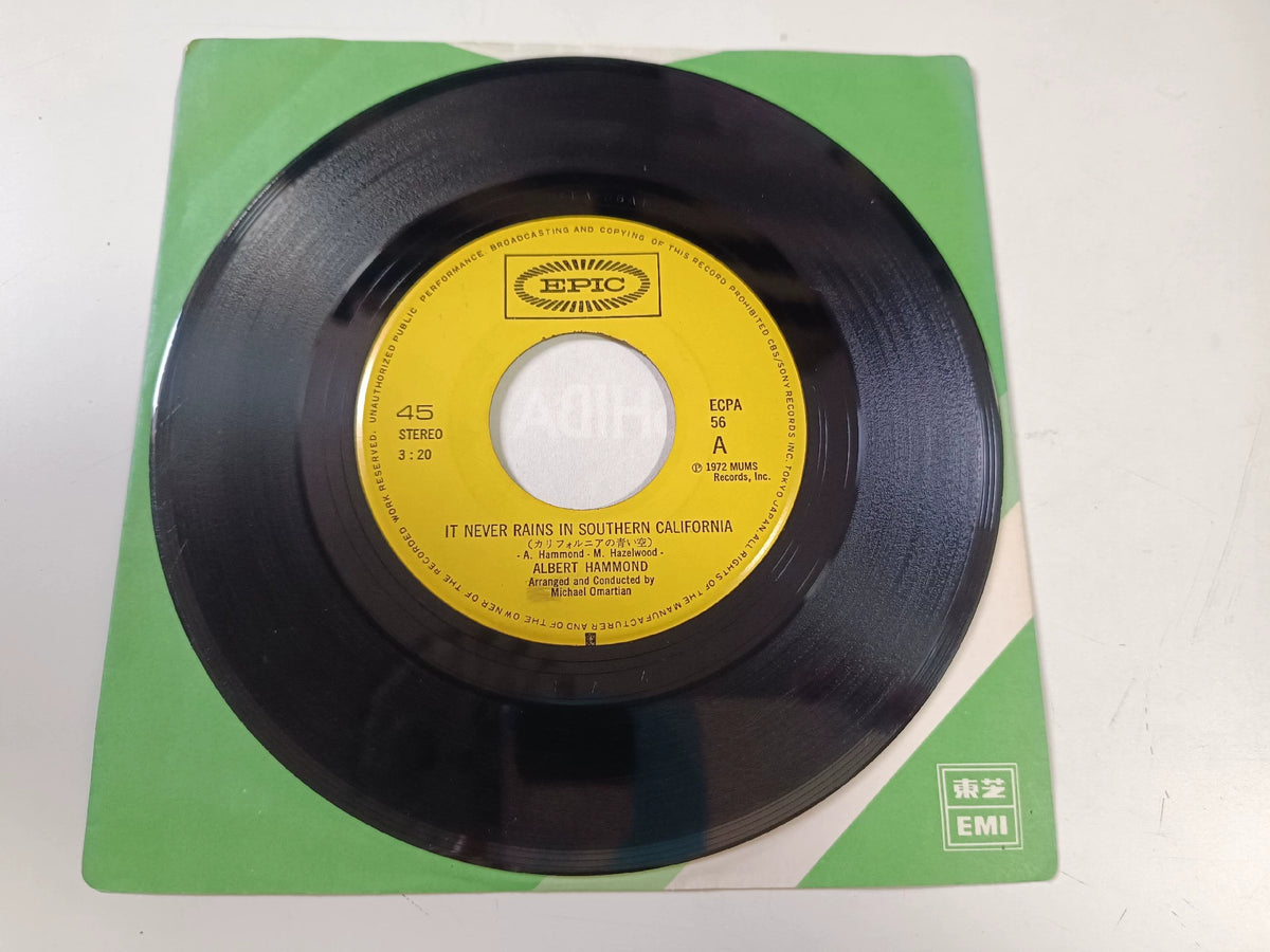 Albert Hammond – It Never Rains in Southern California – Japanese 7-Inch Single – actual item photograph 3