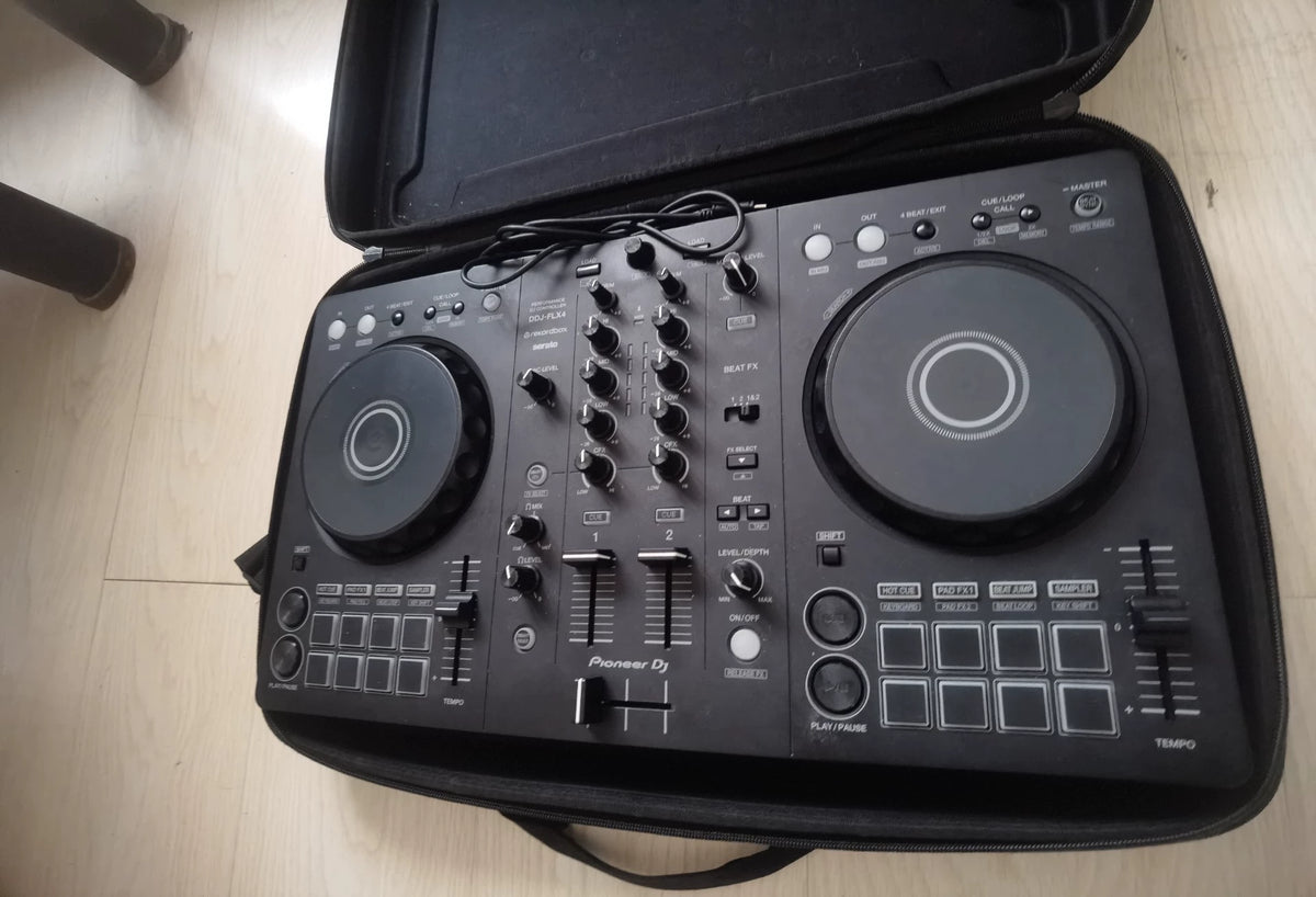 Pioneer DJ DDJ-FLX4 – Used DJ Controller – actual item photograph 5
