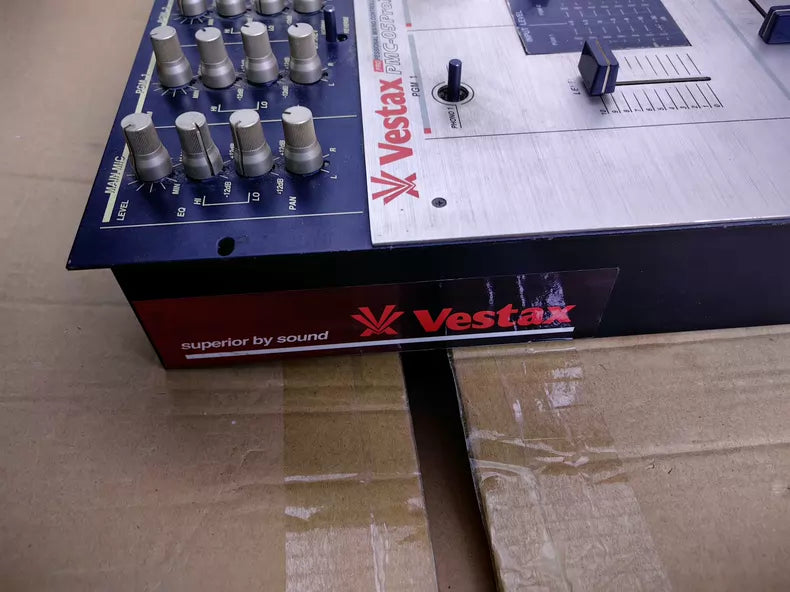 Vestax PMC-05 Pro II DJ Mixer – source photograph 3