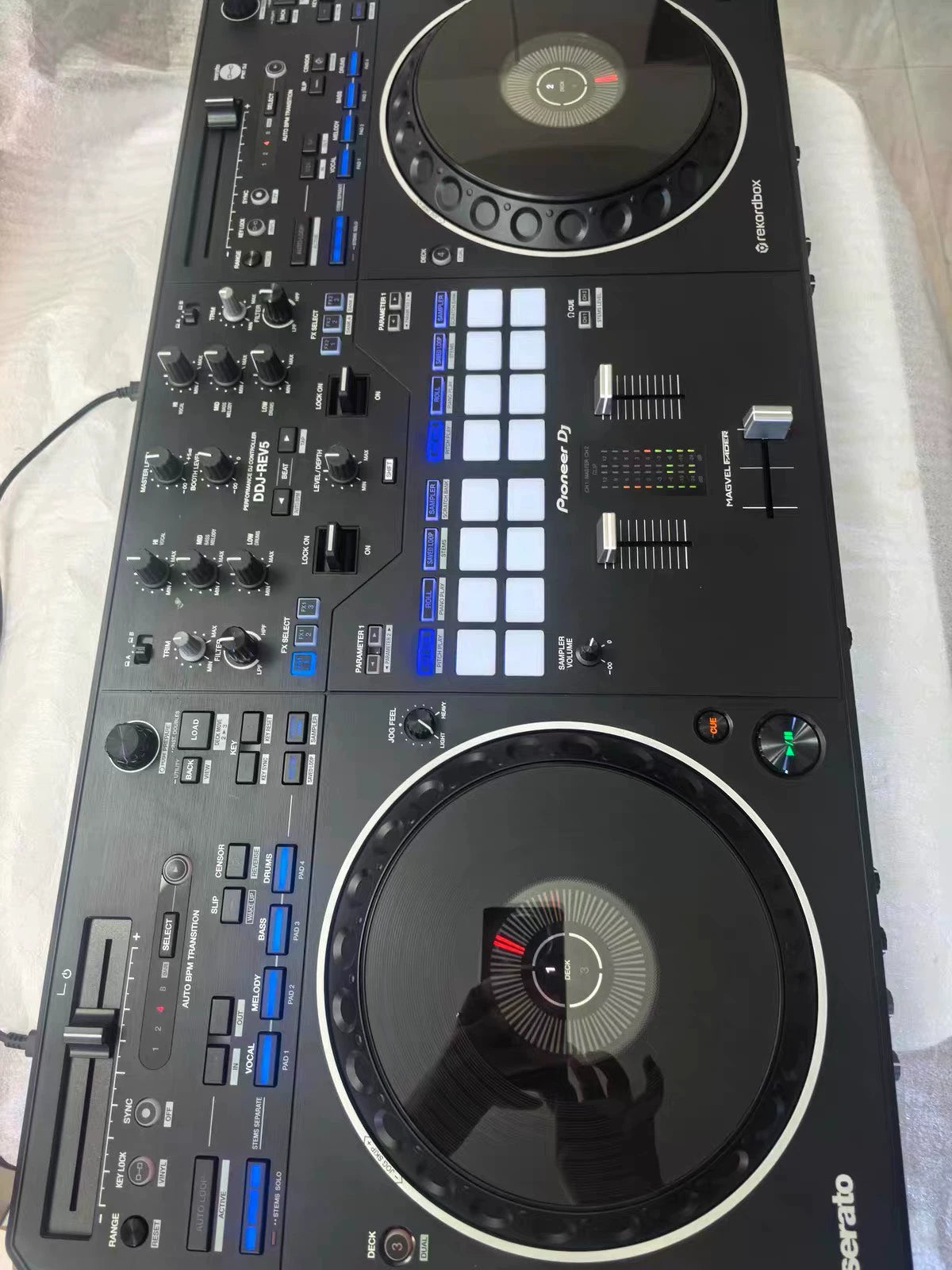 Pioneer DJ DDJ-REV5 – Controller with Original Box