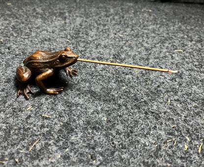 Small Brass Frog Ornament, 5.7 × 6 cm – source photo 8