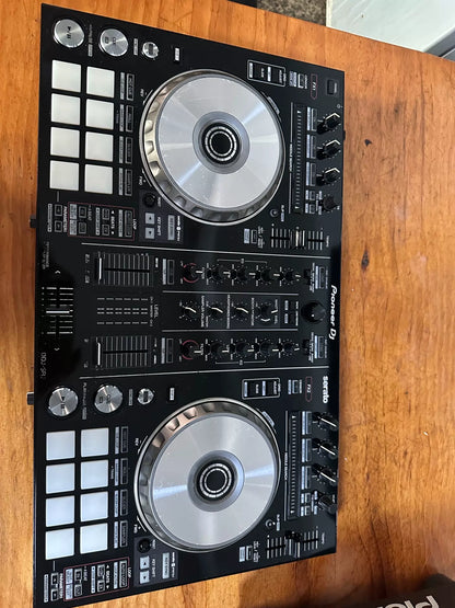 Pioneer DJ DDJ-SR2 – Used DJ Controller – actual item photograph 1