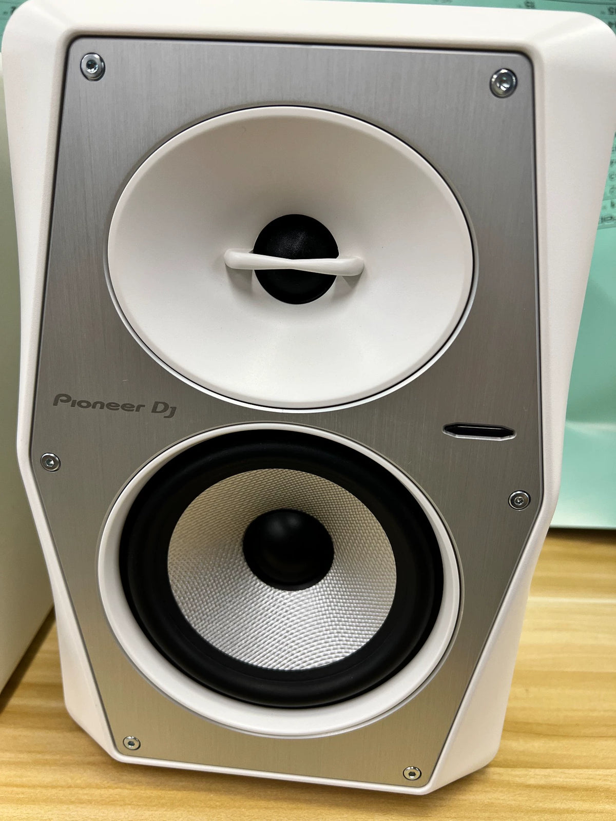 Pioneer DJ VM-50-W – White Active Monitor Pair, 220V – detail 2