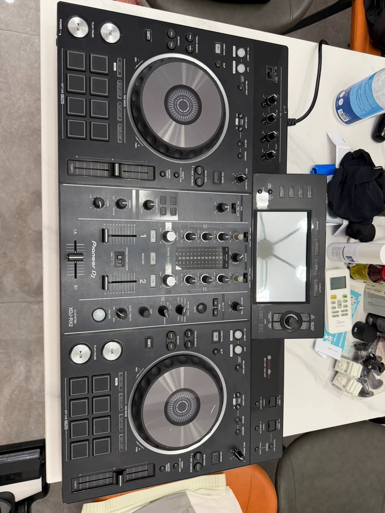 Pioneer DJ XDJ-RX2 All-in-One DJ System – source photograph 2