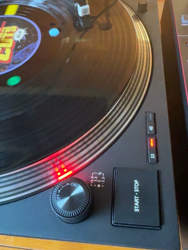 Technics SL-1210MK7 Turntable – source photograph 2