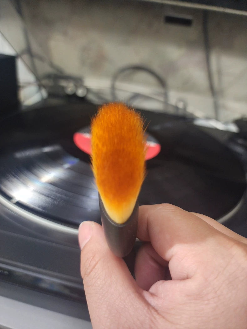 Soft-Bristle Vinyl Record Cleaning Brush – actual product photo 3