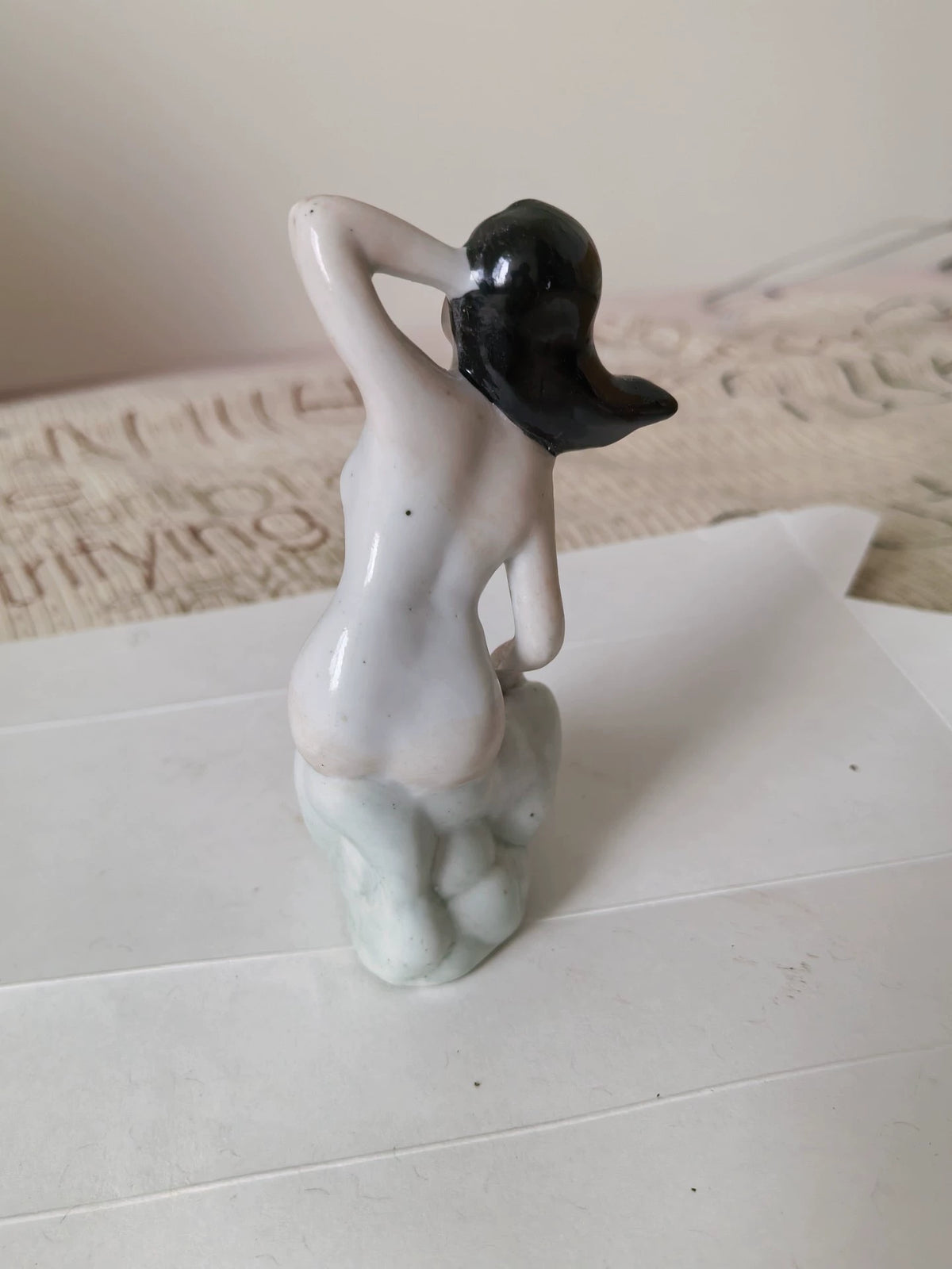 Vintage Seated Woman Porcelain Figurine, 12 cm – photo 3