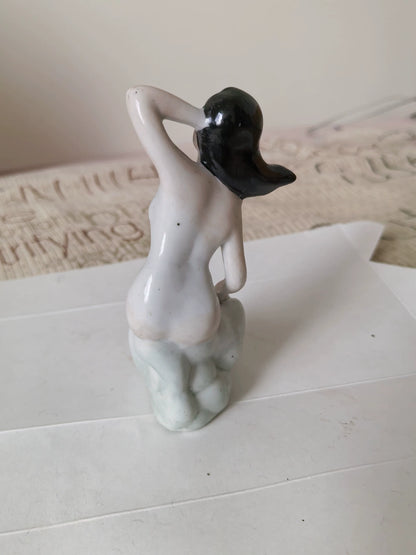 Vintage Seated Woman Porcelain Figurine, 12 cm – photo 3
