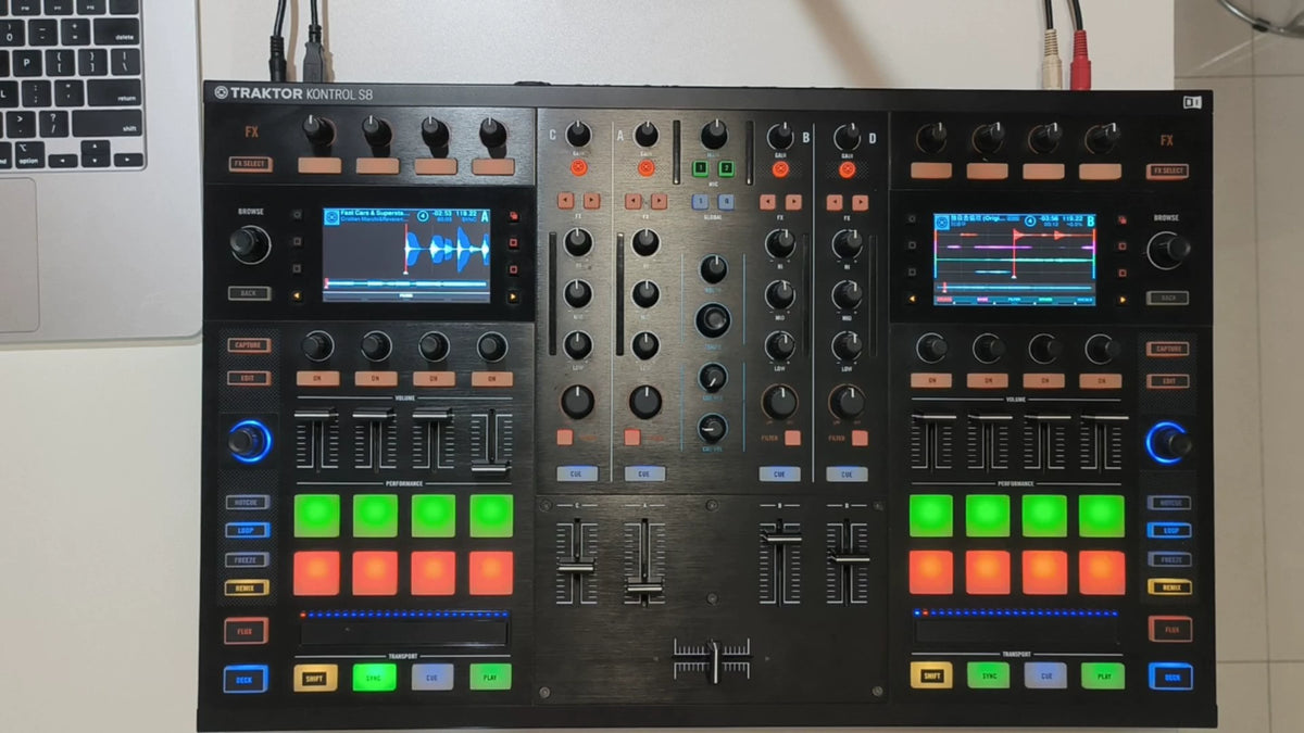 Native Instruments Traktor Kontrol S8 – DJ Controller with Bag – actual item photograph