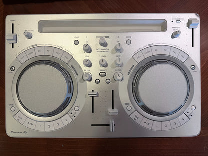 Pioneer DDJ-WeGO4 – White DJ Controller – actual item photograph 1