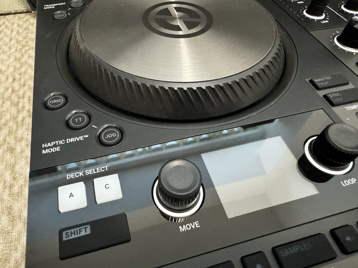 Native Instruments Traktor Kontrol S4 MK3 – Open-Box DJ Controller – detail 3