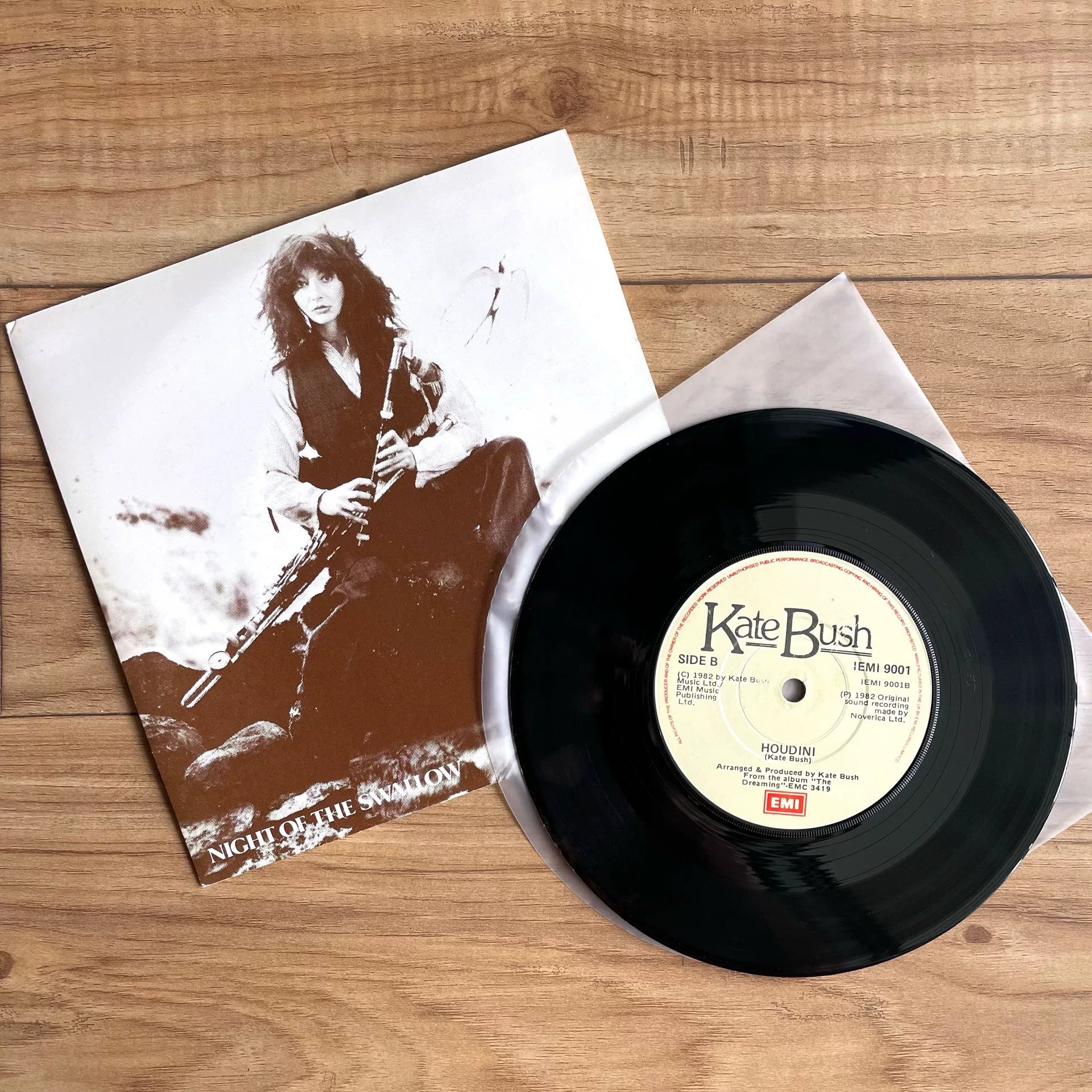 Kate Bush – Night of the Swallow 1983 Irish 7-Inch Vinyl