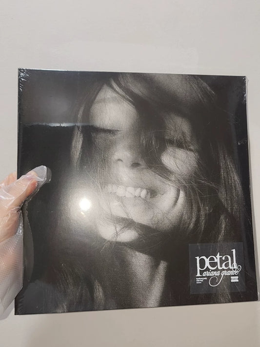 Ariana Grande – petal – Clear Vinyl (LP)