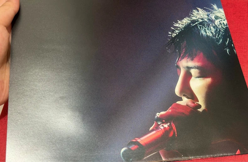 G-DRAGON – 2017 Japan Concert Deluxe Photobook & Poster – actual product photo 8