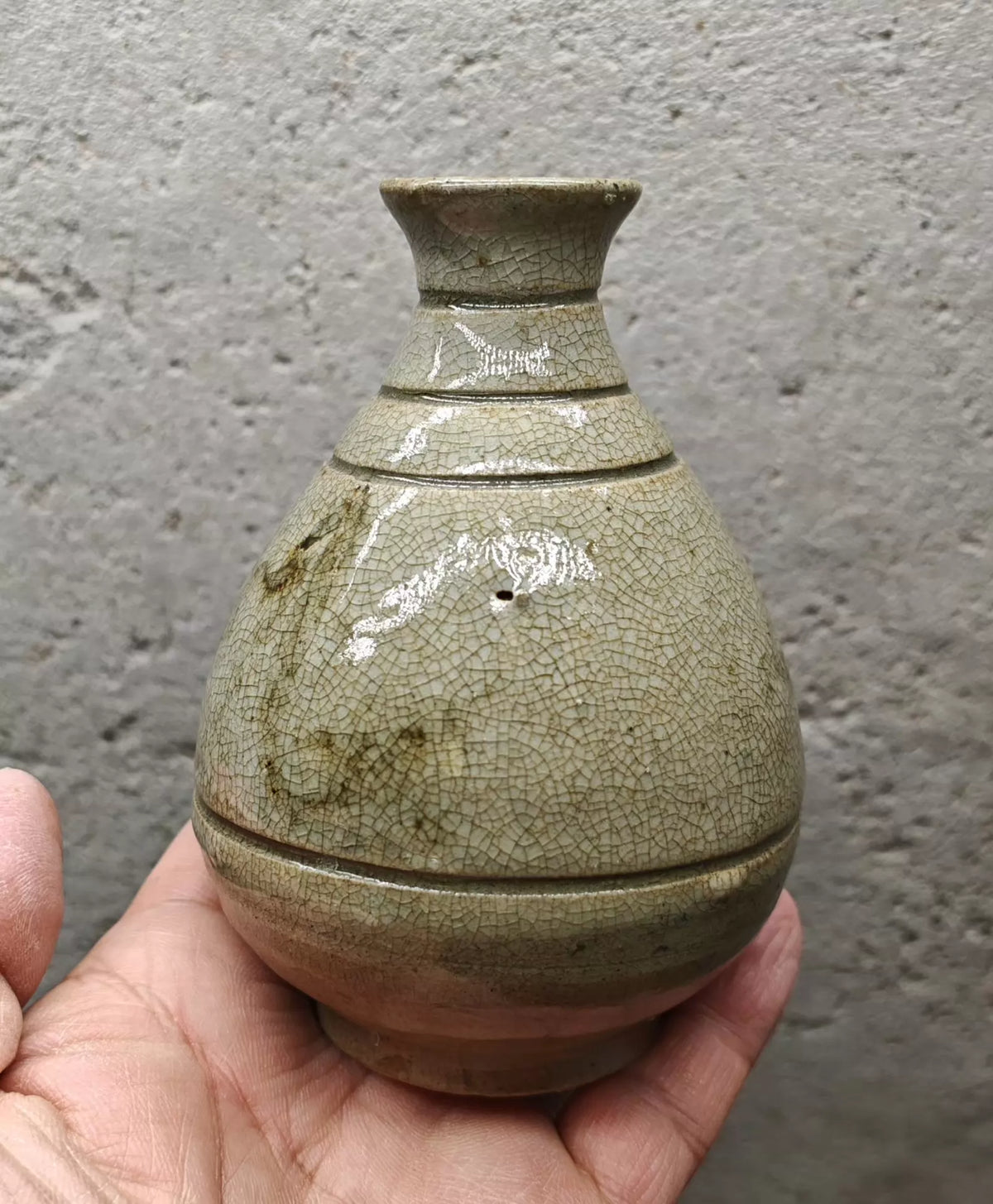 Crackle-Glaze Tokkuri Vase, 10 cm 3