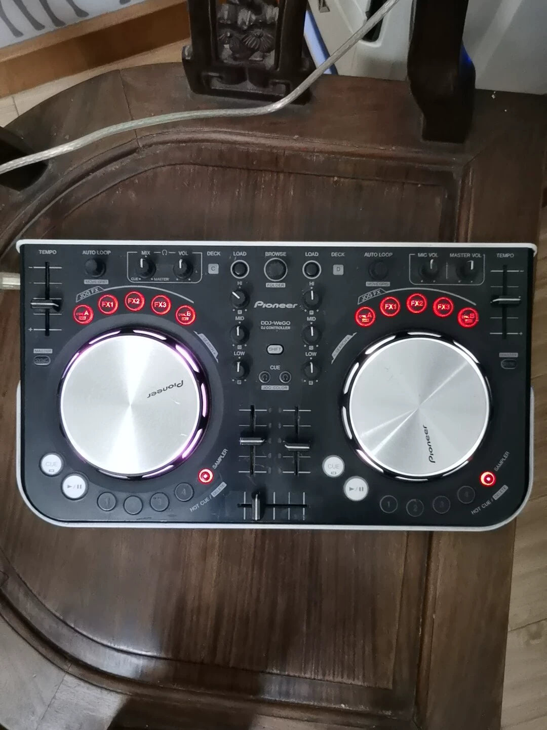 Pioneer DDJ-WeGO-W – DJ Controller with USB Cable – actual item photograph 2