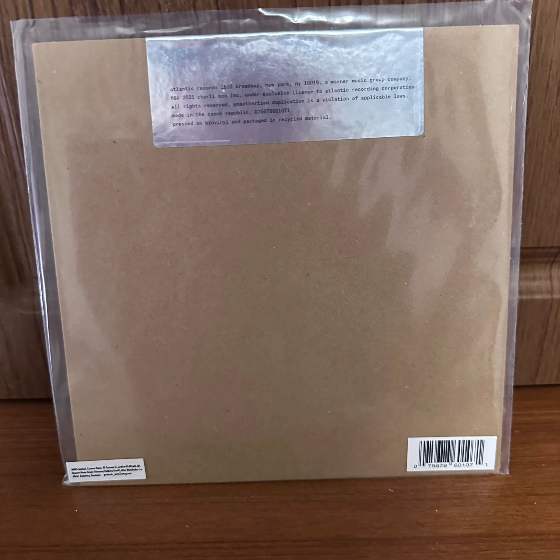 Charli XCX & Billie Eilish – Guess – RSD Vinyl (7") — photo 2