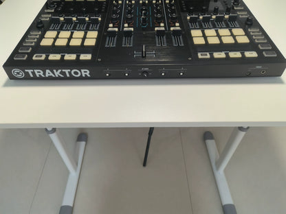 Native Instruments Traktor Kontrol S8 – DJ Controller with Bag – actual item photograph 3
