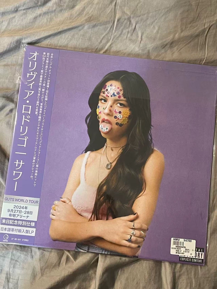 Olivia Rodrigo – SOUR Japanese Edition Vinyl + Signed OR3 Photo Card – actual product photo 1