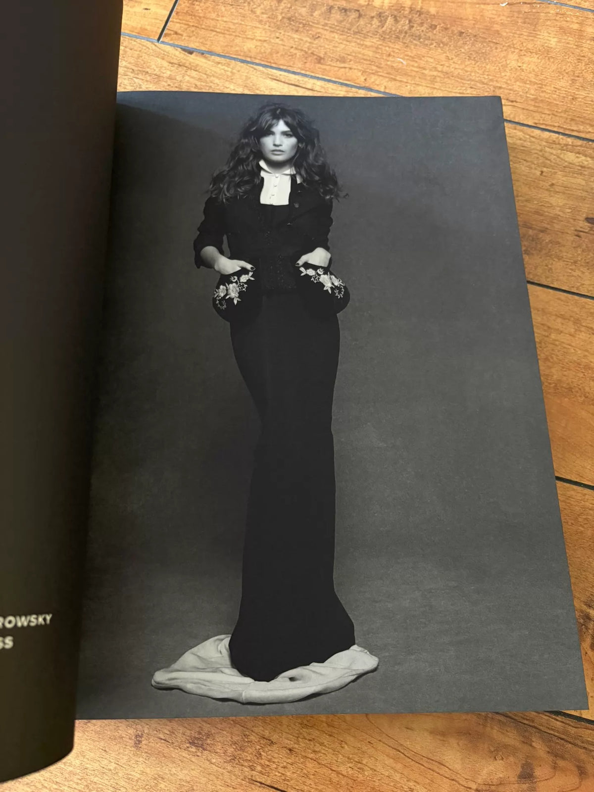 Karl Lagerfeld – The Little Black Jacket: Chanel’s Classic Revisited — product detail 4