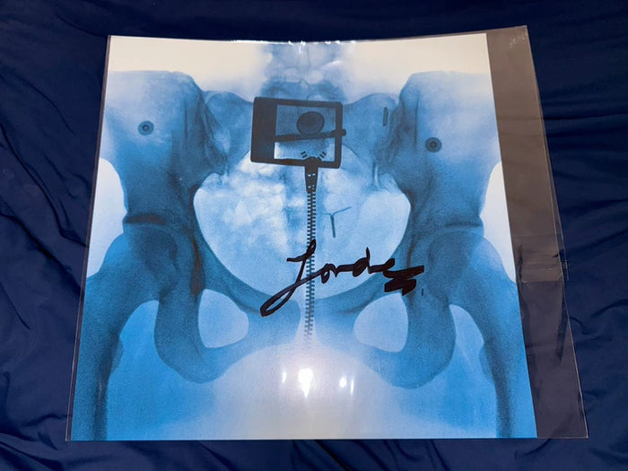 Lorde – Virgin – Signed Large Art Card – actual product photo 1