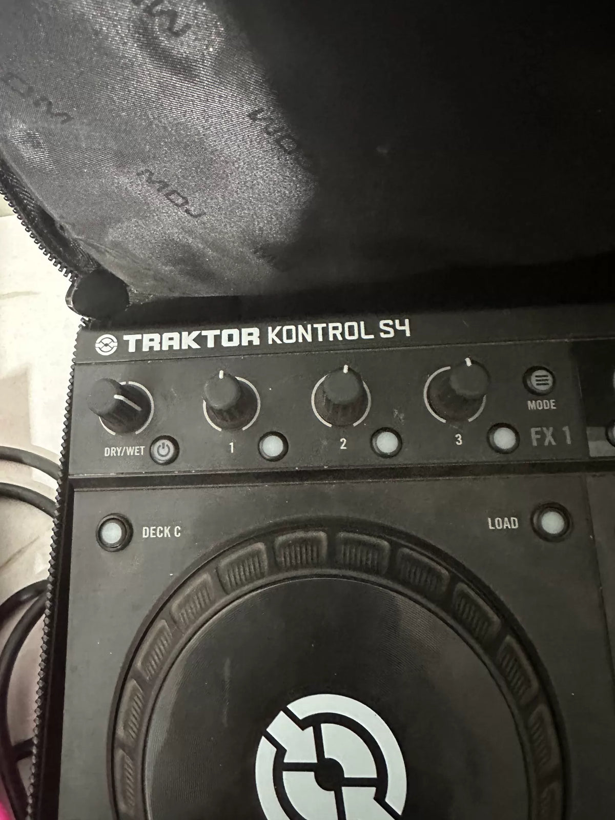Native Instruments Traktor Kontrol S4 MK1 – Controller and Bag – actual item photograph 3