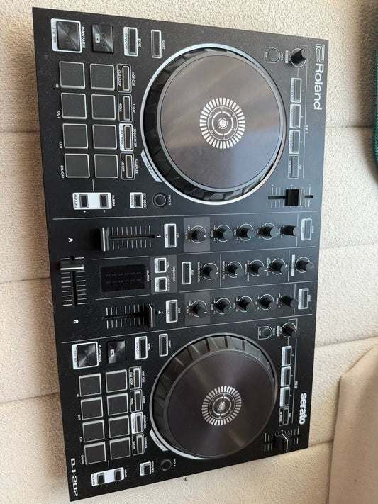 Roland DJ-202 – DJ Controller – Pre-Owned