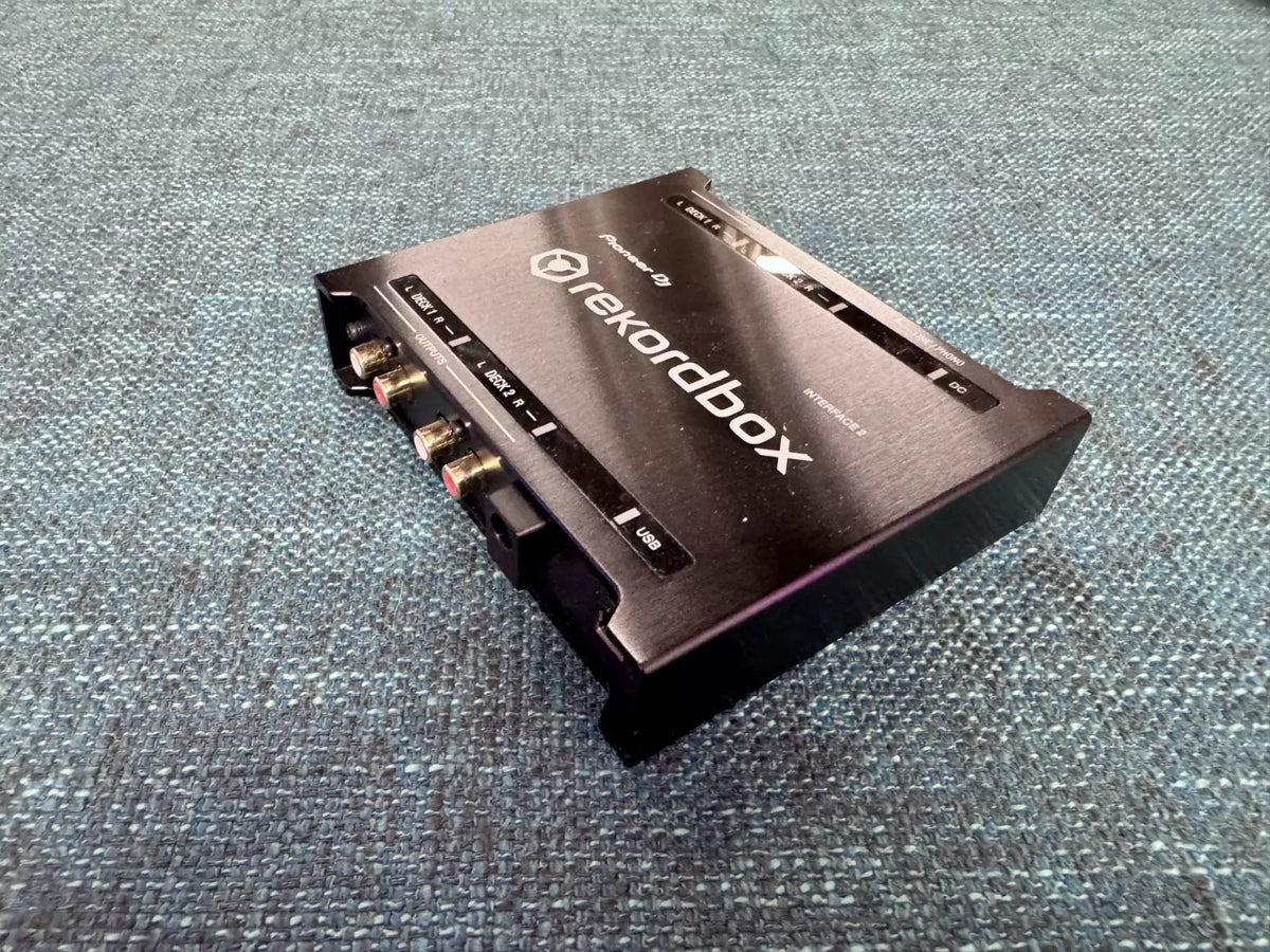 Pioneer DJ INTERFACE 2 – USB Audio Interface with Bag – detail 3