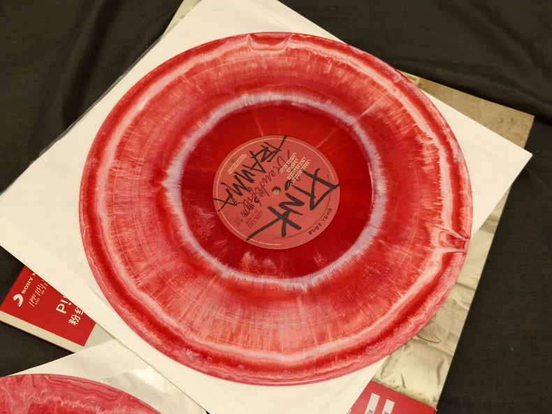 P!nk – Beautiful Trauma – China Red & White Marbled 2LP – No. 587 – photo 2