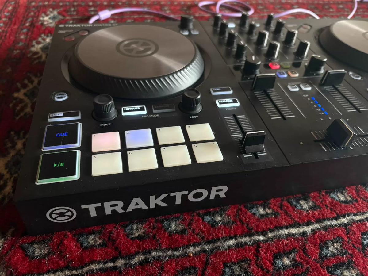 Native Instruments Traktor Kontrol S2 MK3 – DJ Controller – actual item photograph 1