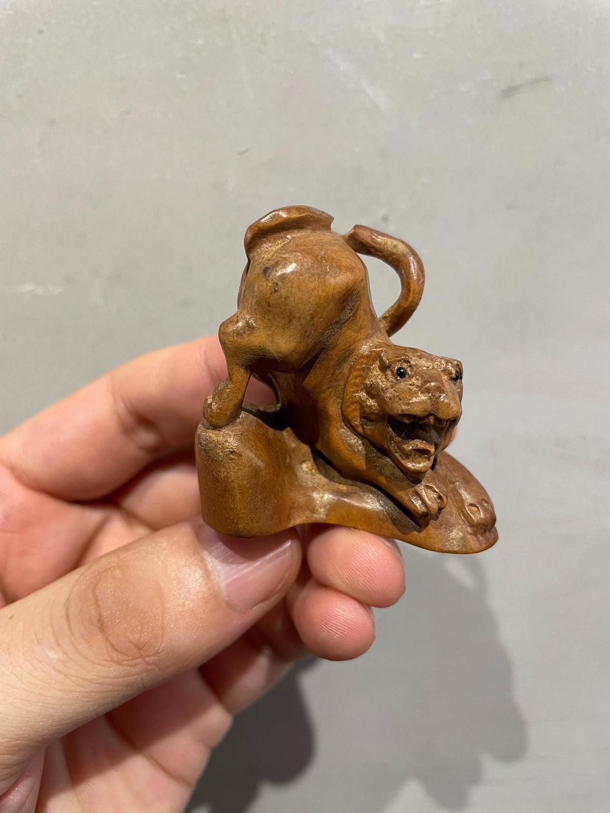Carved Wooden Tiger Netsuke – source photograph 1