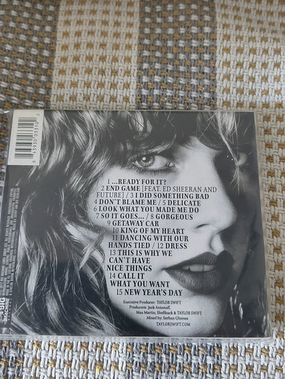 Taylor Swift – reputation US CD with Poster