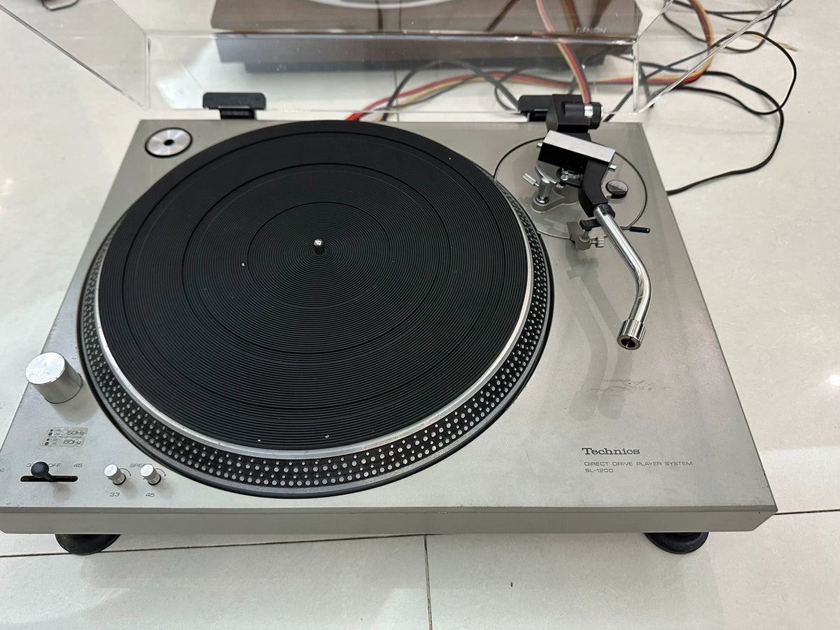 Technics SL-1200 – Vintage Silver Turntable, 100V – detail 3