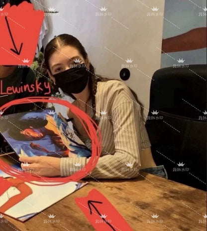 Lorde signing provenance photograph