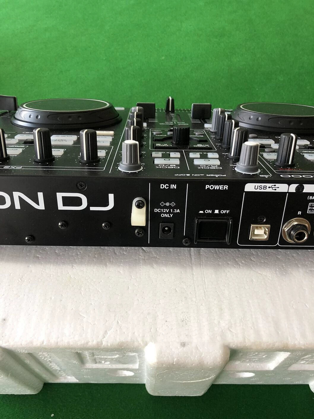 Denon DJ MC3000 – Boxed DJ Controller – actual item photograph 4