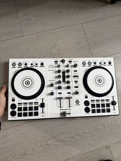Pioneer DJ DDJ-400 with White Decorative Skin – Used – actual item photograph 4