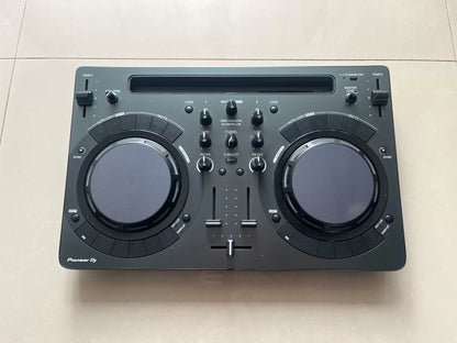 Pioneer DDJ-WeGO4 – DJ Controller – actual item photograph 1
