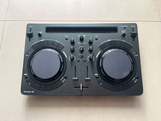 Pioneer DDJ-WeGO4 – DJ Controller – actual item photograph 1