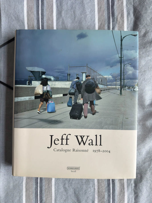 Jeff Wall – Catalogue Raisonné 1978–2004 Photography Book — front view