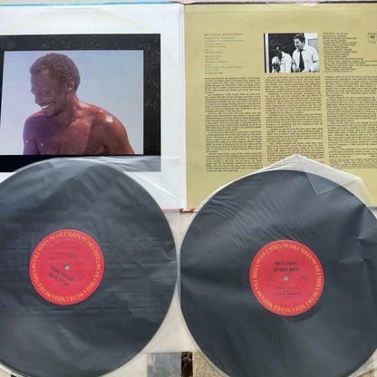 Miles Davis – Bitches Brew – 1970 US 2LP – actual item photograph 4