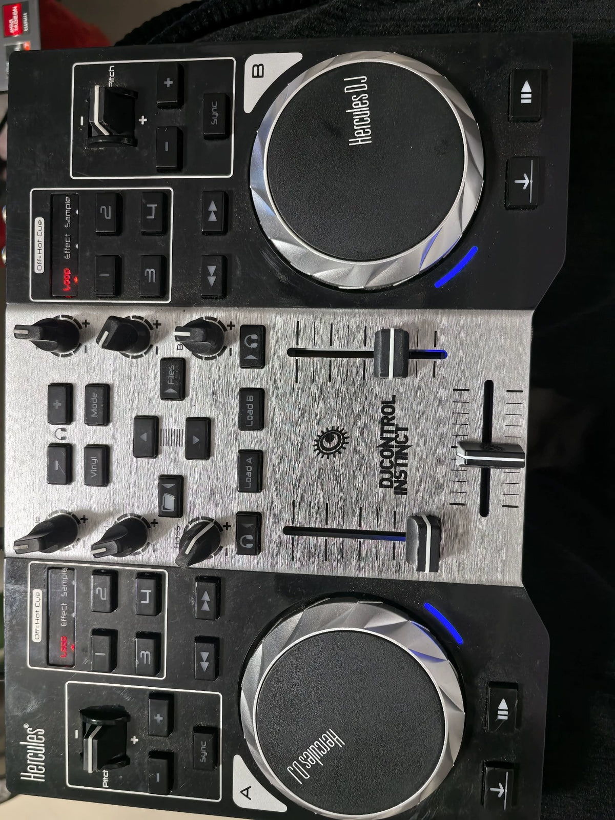 Hercules DJControl Instinct S Series – USB DJ Controller – actual item photograph 1