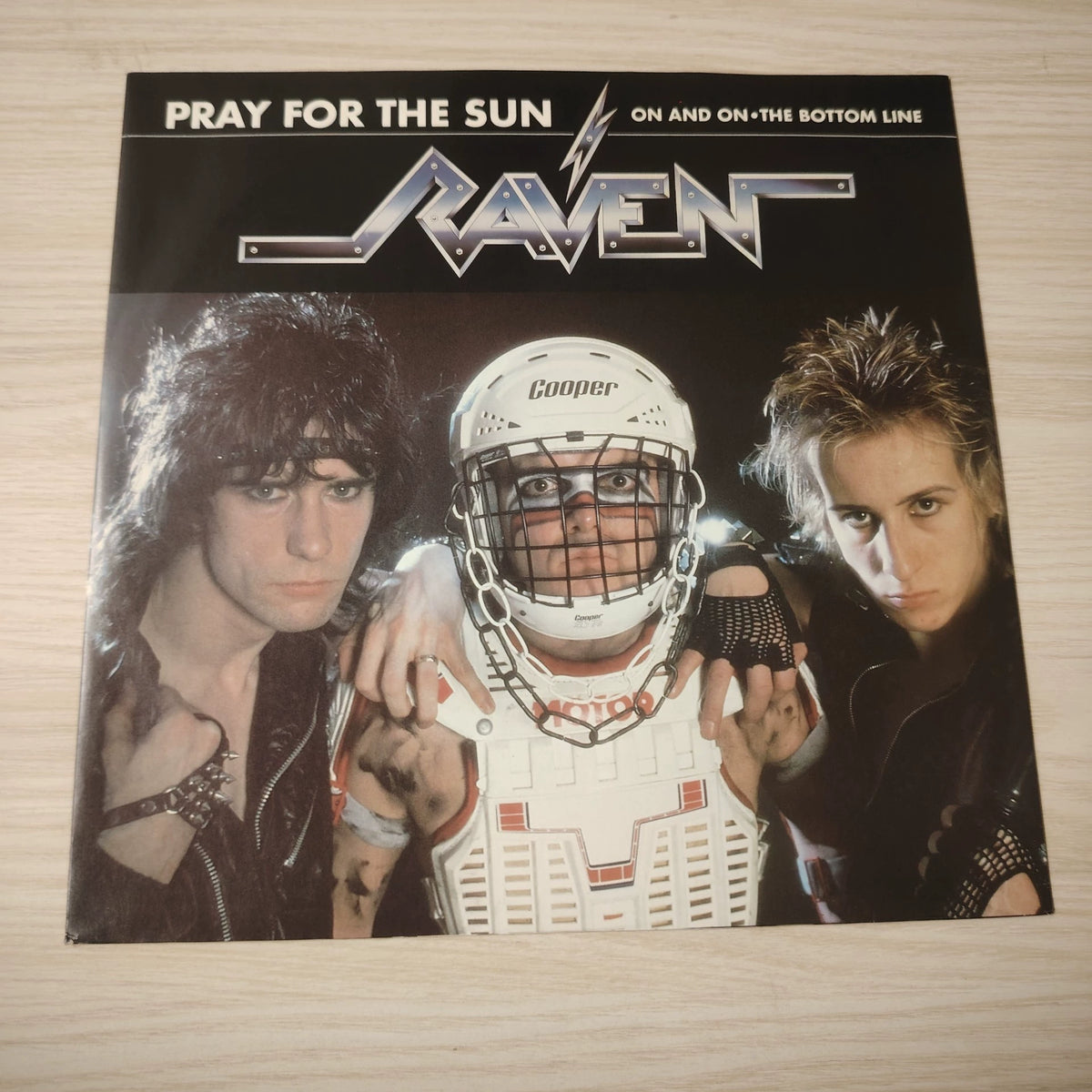 Raven – Pray For The Sun; actual item detail