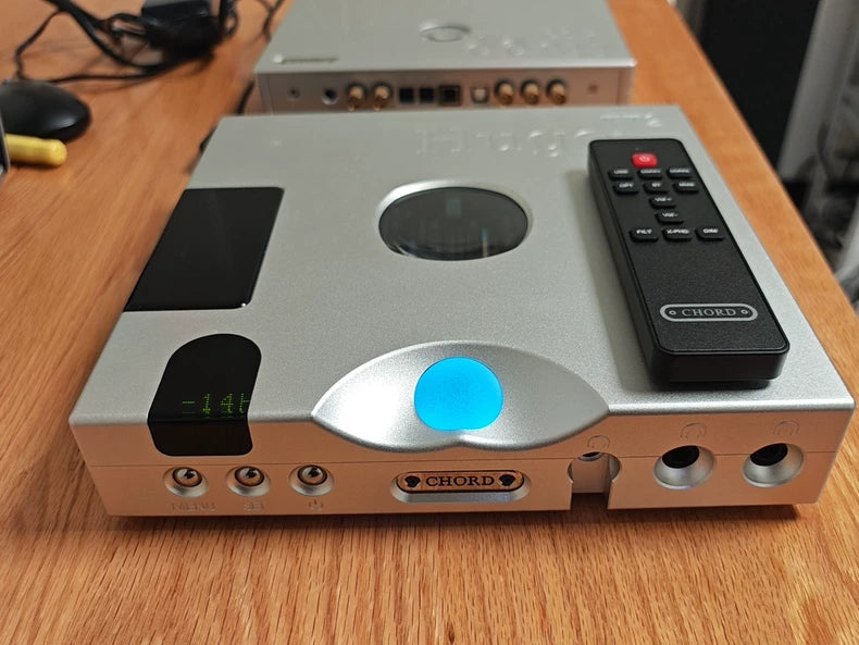 Chord Hugo TT 2 DAC / Amp – Silver – source photograph 2