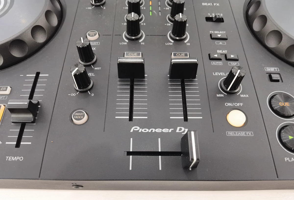 Pioneer DDJ-FLX4 – Used DJ Controller