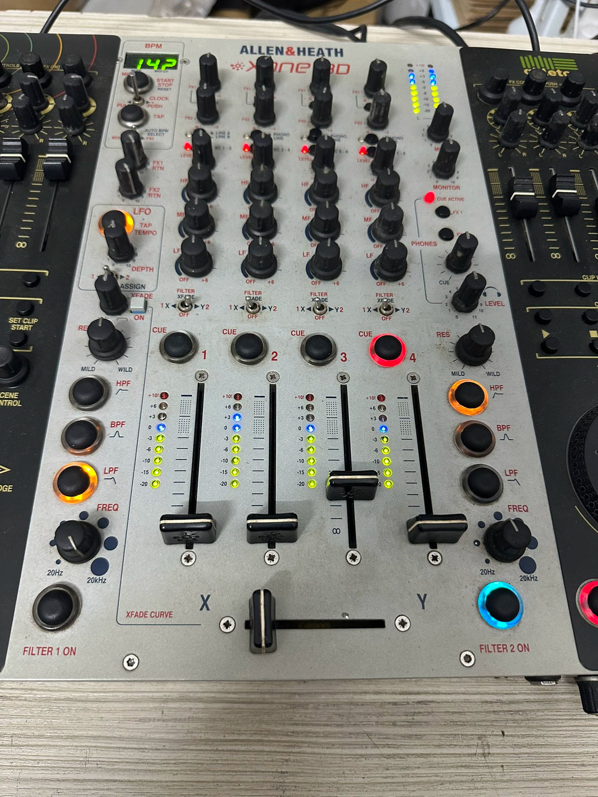 Allen & Heath Xone:3D – DJ Mixer & MIDI Controller – actual item photograph 4