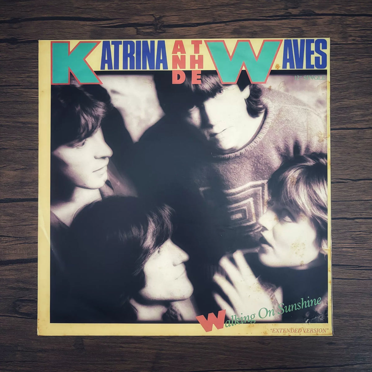 Katrina And The Waves – Walking On Sunshine; actual item