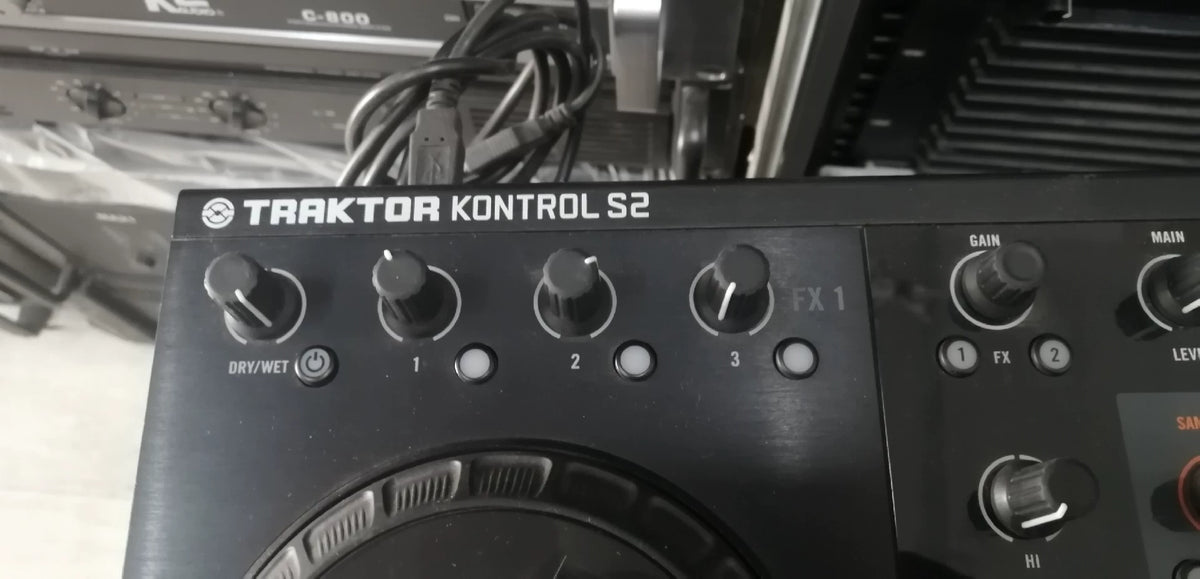 Native Instruments Traktor Kontrol S2 – DJ Controller – actual item photograph 2