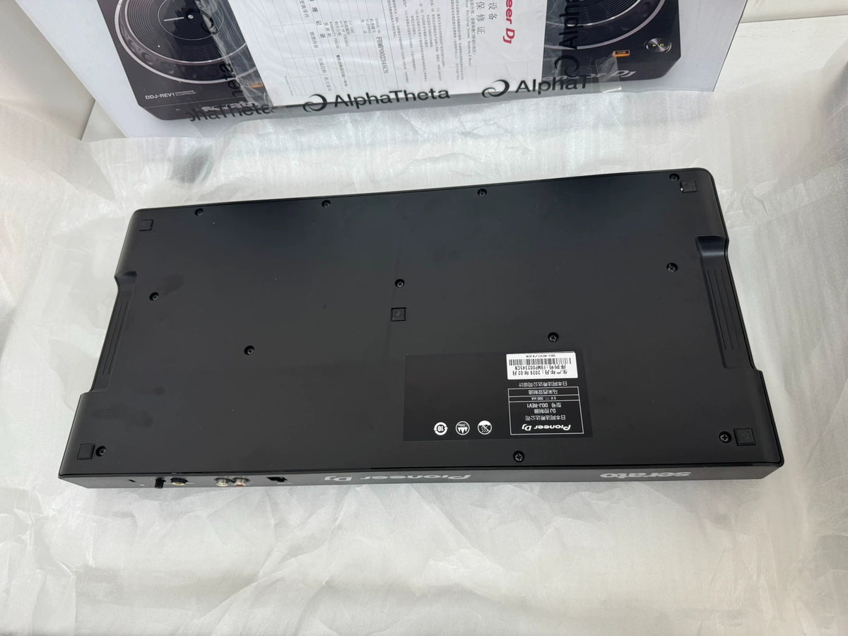 Pioneer DJ DDJ-REV1 – New Open-Box Controller – detail 9