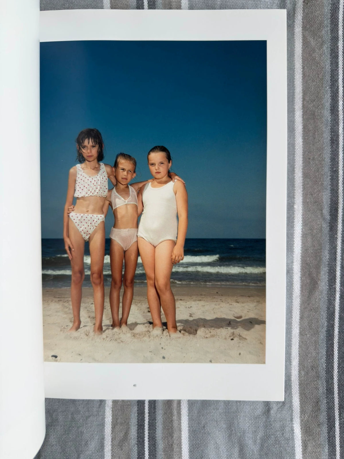 Rineke Dijkstra – The Louisiana Book Photography Monograph — product detail 4
