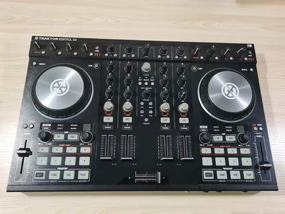 Native Instruments Traktor Kontrol S4 MK2 – Controller with BUBM Bag – actual item photograph